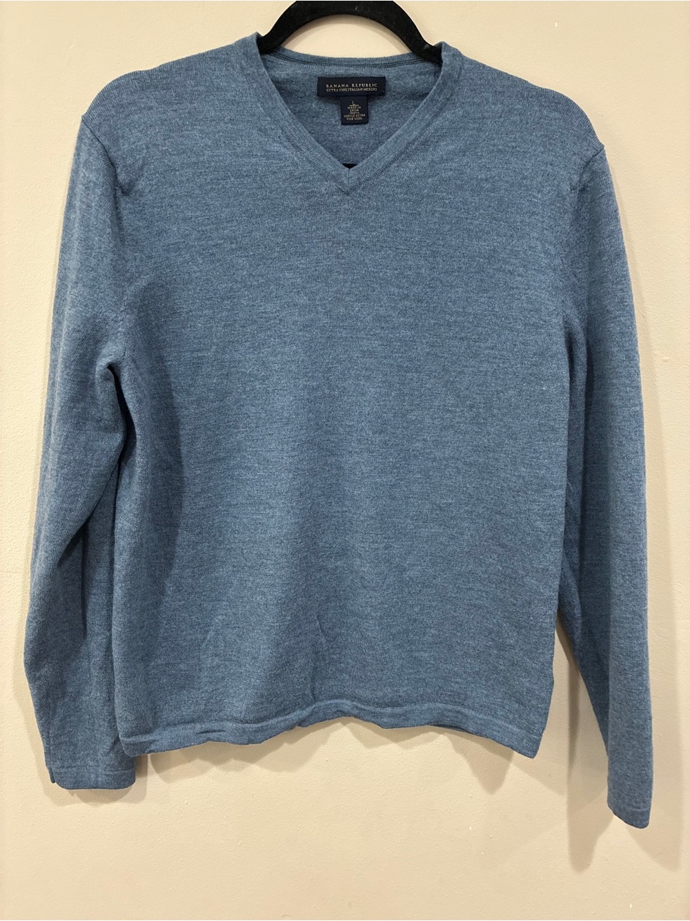 Banana Republic Men's V-Neck Sweater - Merino wool Heathered Blue